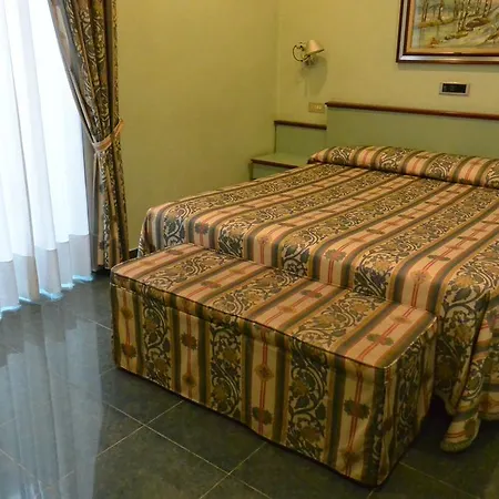 Le Petit Hotell