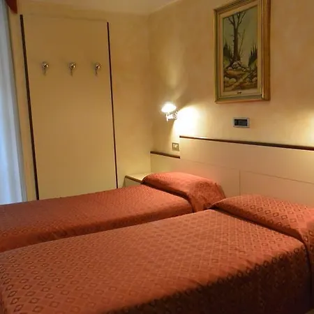 Le Petit Hotell 3*