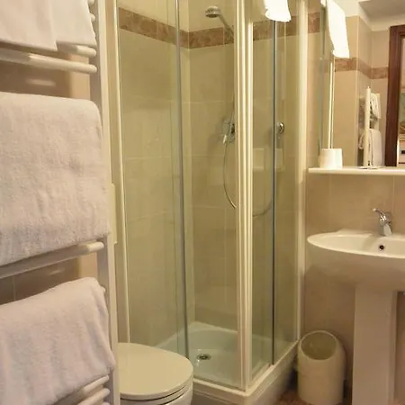 Le Petit Hotell 3*