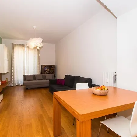 Apartamento Porta Nuova & Parco Del Valentino Roomy Flat