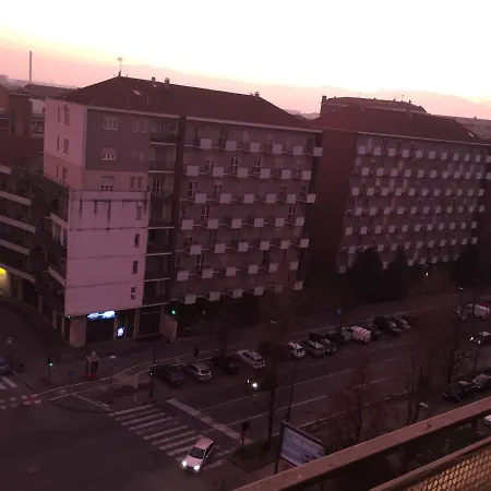 Santa Rita Corso Cosenza 1 Minuto Inalpi Arena Concerti Ex Palaalpitour 8 Min Dal Centro 7 Min Ospedale Molinette 6 Min Politecnico Parcheggio Libero Gratuito *