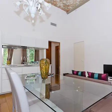 Boutique Elegantissima Apartment