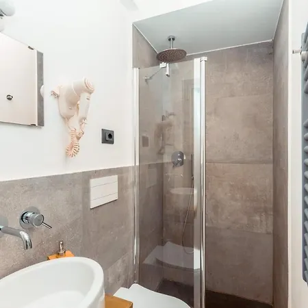 Konukevi Maison Metropole Dante Torino