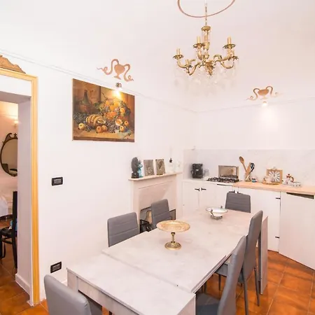 Piazza Vittorio Veneto Elegant Flat