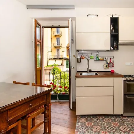 Della Regina Refined Flat Apartment *