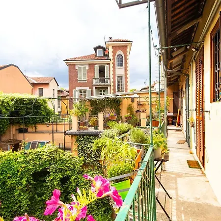 Apartment Della Regina Refined Flat Turin