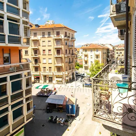 Apartment Borgo San Paolo Stylish Apt With Jacuzzi
