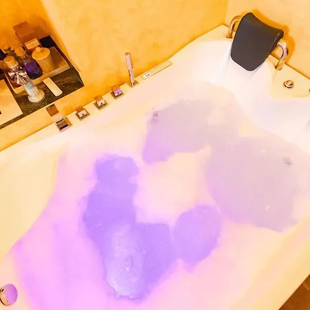 Apartment Borgo San Paolo Stylish Apt With Jacuzzi