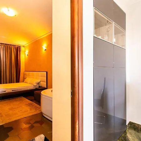 Borgo San Paolo Stylish Apt With Jacuzzi Apartment *