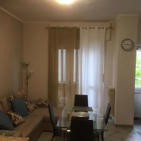 Santa Rita Corso Cosenza 1 Minuto Inalpi Arena Concerti Ex Palaalpitour 8 Min Dal Centro 7 Min Ospedale Molinette 6 Min Politecnico Parcheggio Libero Gratuito Torino