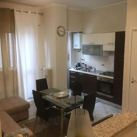 Apartman Santa Rita Corso Cosenza 1 Minuto Inalpi Arena Concerti Ex Palaalpitour 8 Min Dal Centro 7 Min Ospedale Molinette 6 Min Politecnico Parcheggio Libero Gratuito *