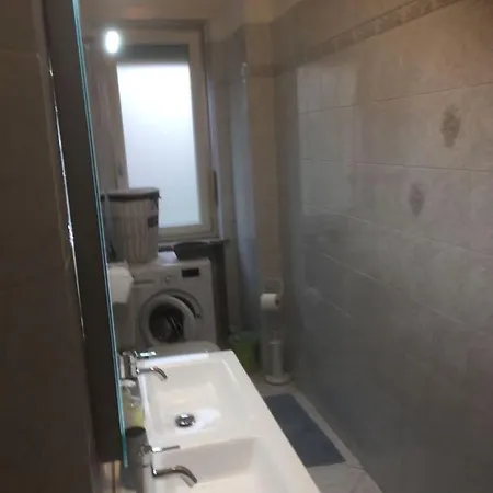 Santa Rita Corso Cosenza 1 Minuto Inalpi Arena Concerti Ex Palaalpitour 8 Min Dal Centro 7 Min Ospedale Molinette 6 Min Politecnico Parcheggio Libero Gratuito * Torino