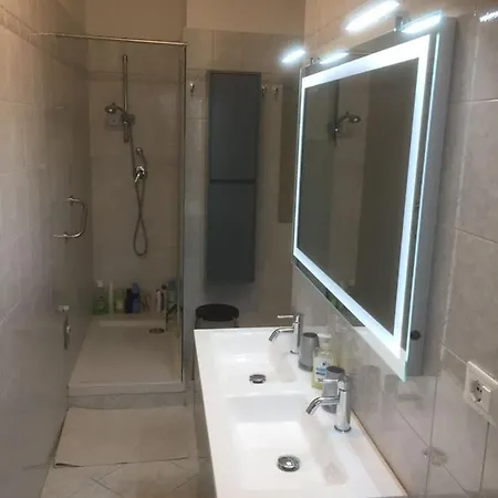 Santa Rita Corso Cosenza 1 Minuto Inalpi Arena Concerti Ex Palaalpitour 8 Min Dal Centro 7 Min Ospedale Molinette 6 Min Politecnico Parcheggio Libero Gratuito Apartman