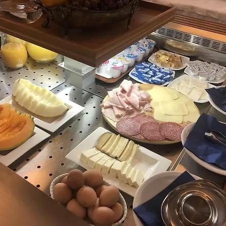 Savoia 3* Турин