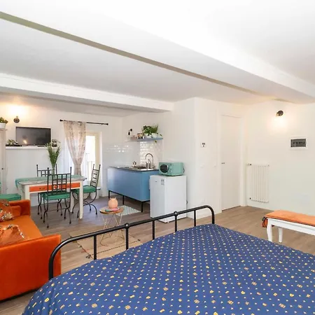 Borgo Dora Artistic Studio Apartment