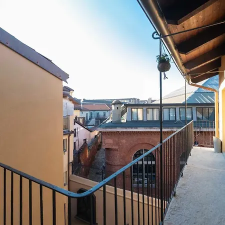 Borgo Dora Artistic Studio Apartment