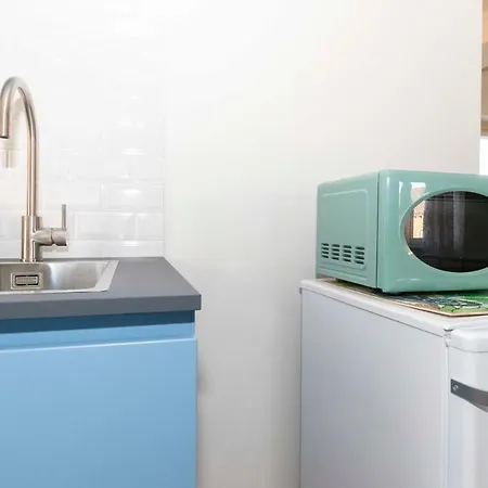 Borgo Dora Artistic Studio Apartment Turin