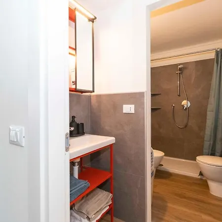 Borgo Dora Artistic Studio Apartment Turin