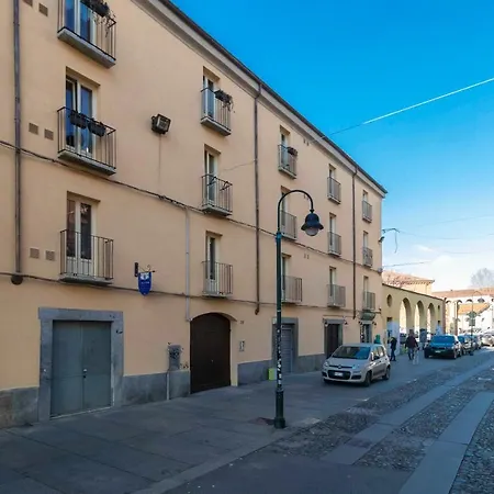 Borgo Dora Artistic Studio Apartment Turin