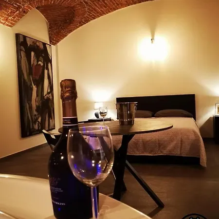 Apartment Con Vasca Jacuzzi E Sauna In Piazza Statuto With Ac *