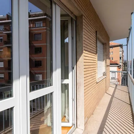 Apartment Ca' 50 Modern Balcony Flat