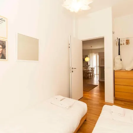 Apartment Ca' 50 Modern Balcony Flat Turin