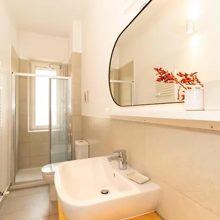 Apartment Ca' 50 Modern Balcony Flat Turin
