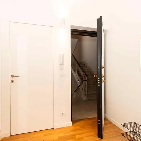 Apartment Ca' 50 Modern Balcony Flat