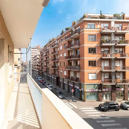 Ca' 50 Modern Balcony Flat Turin