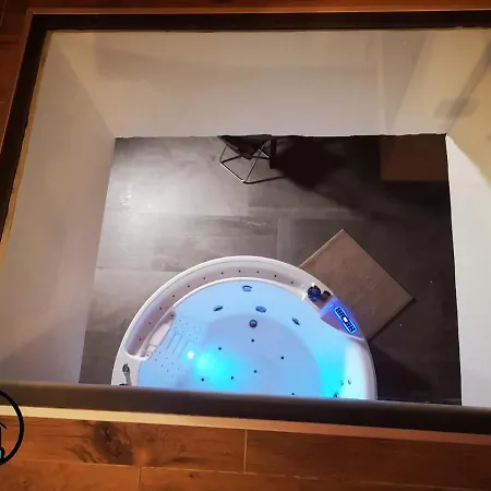 Apartment Con Vasca Jacuzzi E Sauna In Piazza Statuto With Ac Turin