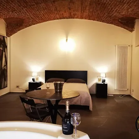 Con Vasca Jacuzzi E Sauna In Piazza Statuto With Ac Apartment Turin