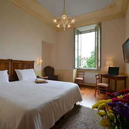 Hotel Roma E Rocca Cavour