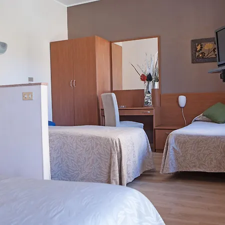 Adriano Hotel 3*