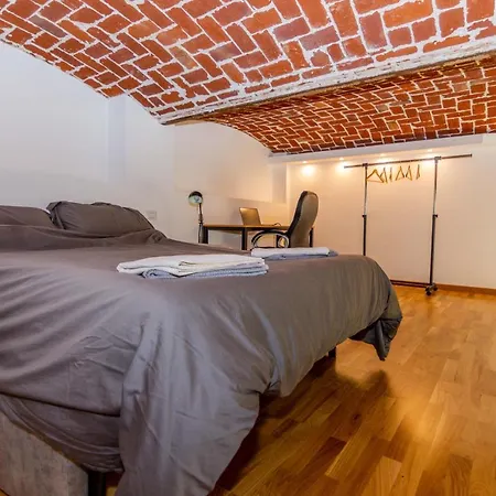Apartment Industrial Loft -center Of Turin- By Happyhostorino