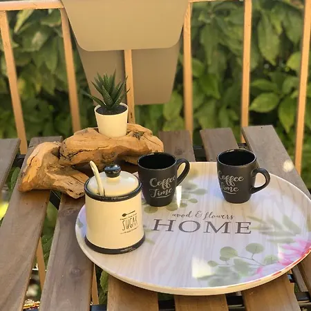 Apartment Iris 128: Il Terrazzino Sul Giardino