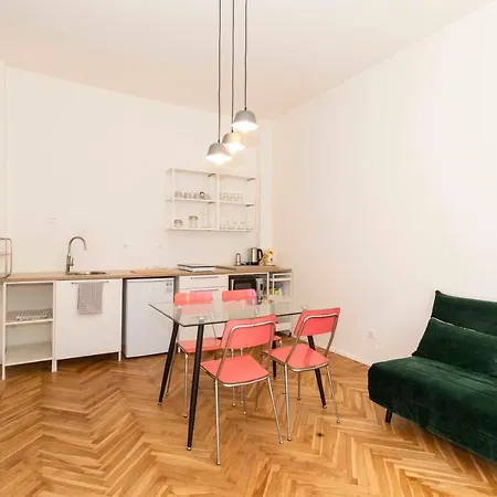Aurora Lovely Flat With Balcony Apartment *