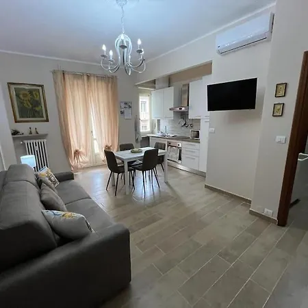 Apartment Attico Briccarello: Elegant Near Palaalpitour And Olympic Stadium *