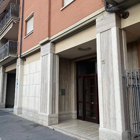 Apartment Cenisia Vicino Al Centro Con Garage Turin