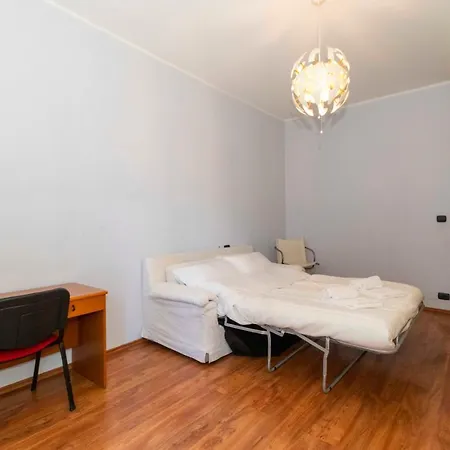 P.zza Vittorio Veneto Cozy Apt W/private Parking Apartment