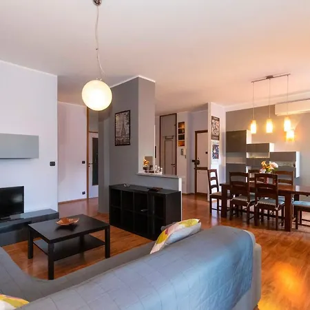 Apartment P.zza Vittorio Veneto Cozy Apt W/private Parking *