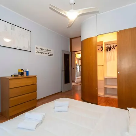 P.zza Vittorio Veneto Cozy Apt W/private Parking *