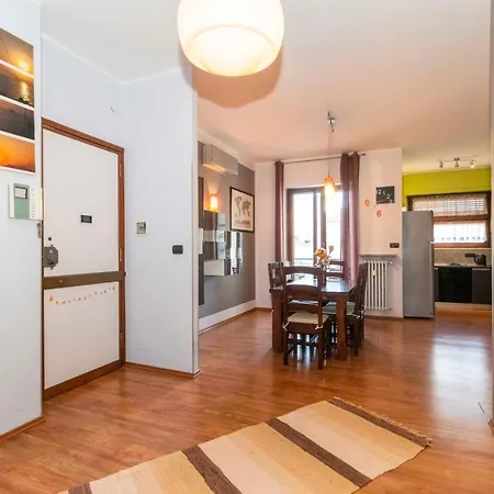 Apartment P.zza Vittorio Veneto Cozy Apt W/private Parking *