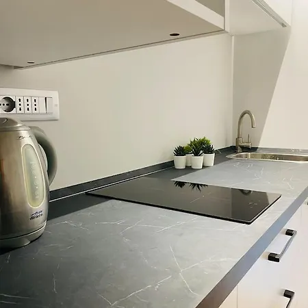 Apartment Cit,ma C'e Tut!tiny,but Need Is In! Turin