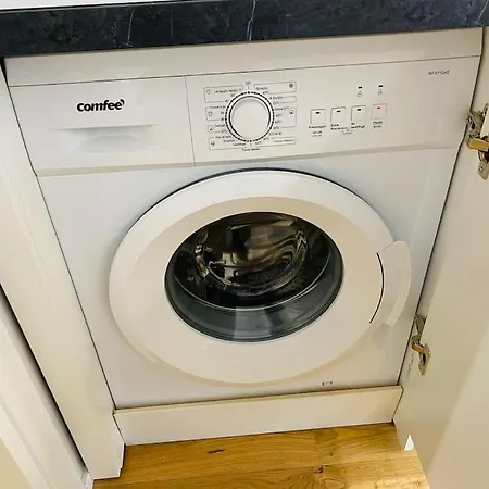 Apartment Cit,ma C'e Tut!tiny,but Need Is In! *