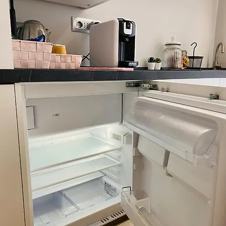 Apartment Cit,ma C'e Tut!tiny,but Need Is In! *