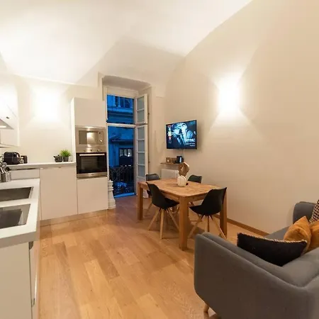 Apartment Grand Palace -centro Storico *