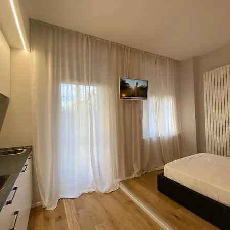 Cit,ma C'e Tut!tiny,but Need Is In! Apartment *