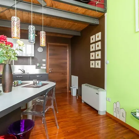 Dora Riverside Modern With Private Parking Apartment