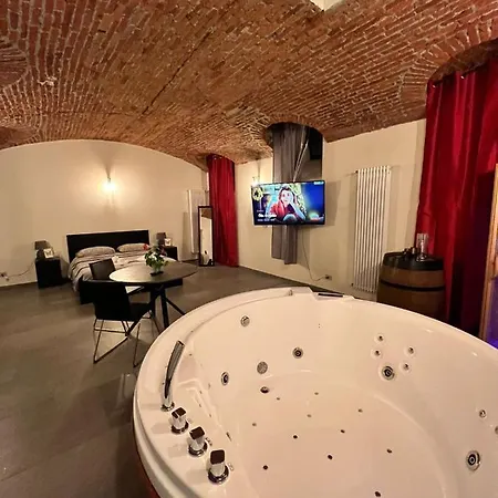 Con Vasca Jacuzzi E Sauna In Piazza Statuto With Ac Apartment *