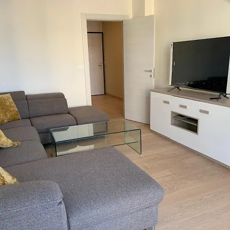Apartment Nuovissimo E Elegante